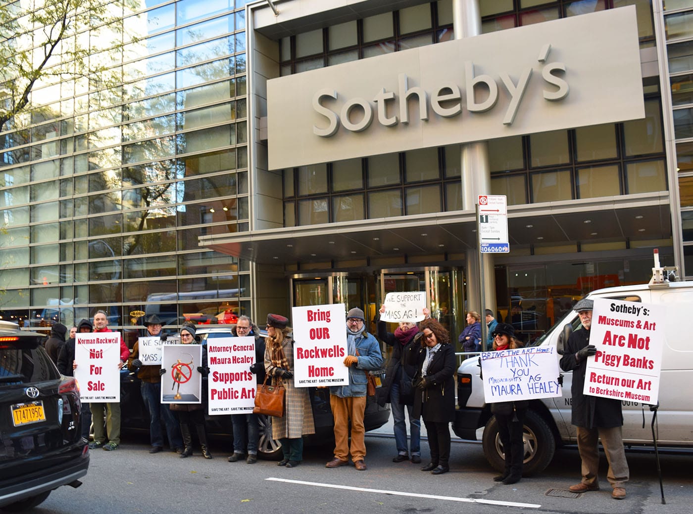 Protesters opposing Sotheby’s sale of works from the Berkshire Museum collection at a rally on Saturday, November 11, 2017. (all photos by the author for Hyperallergic)