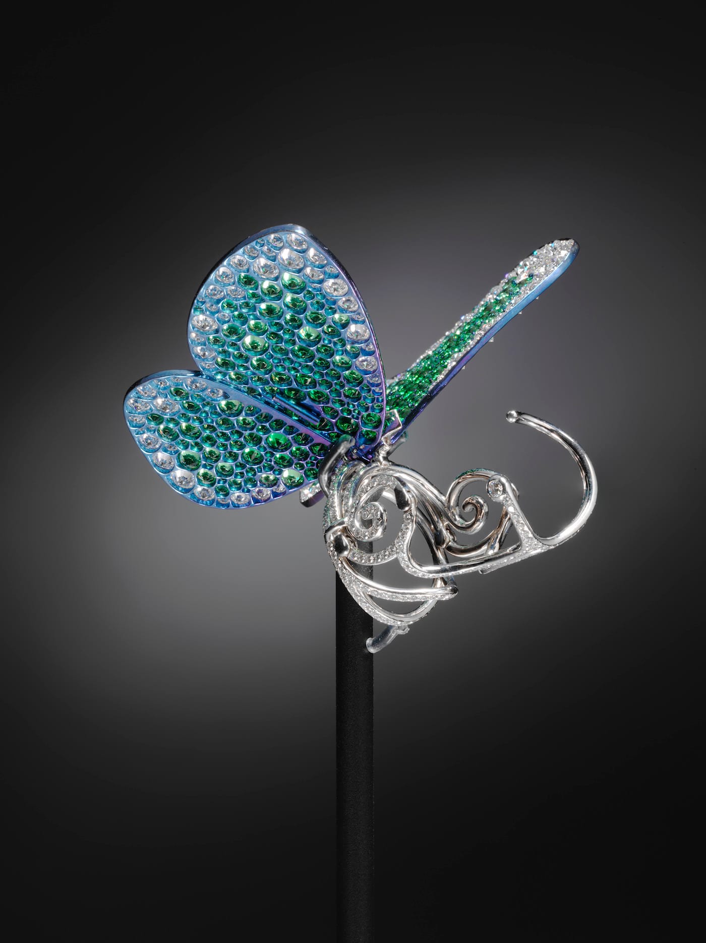 ‘Papillon’ ring designed by Glenn Spiro (© Victoria and Albert Museum, London)