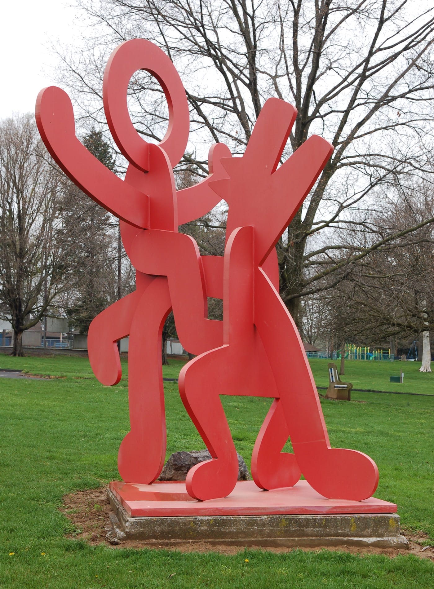 Keith Haring's "Untitled (Figure Balancing on Dog)" (1986) in Kutztown Park (all photos by the author for Hyperallergic)