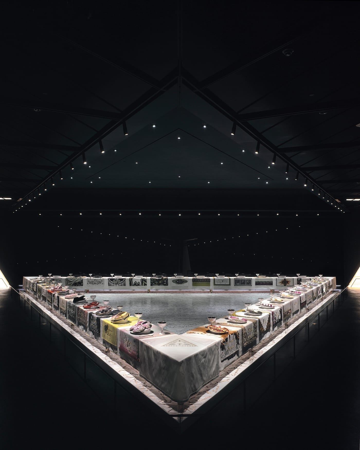 Judy Chicago, "The Dinner Party" (1979), collection of the Brooklyn Museum, gift of the Elizabeth A Sackler Foundation (© Judy Chicago / Artists Rights Society (ARS), New York; photo © Donald Woodman/ARS NY)