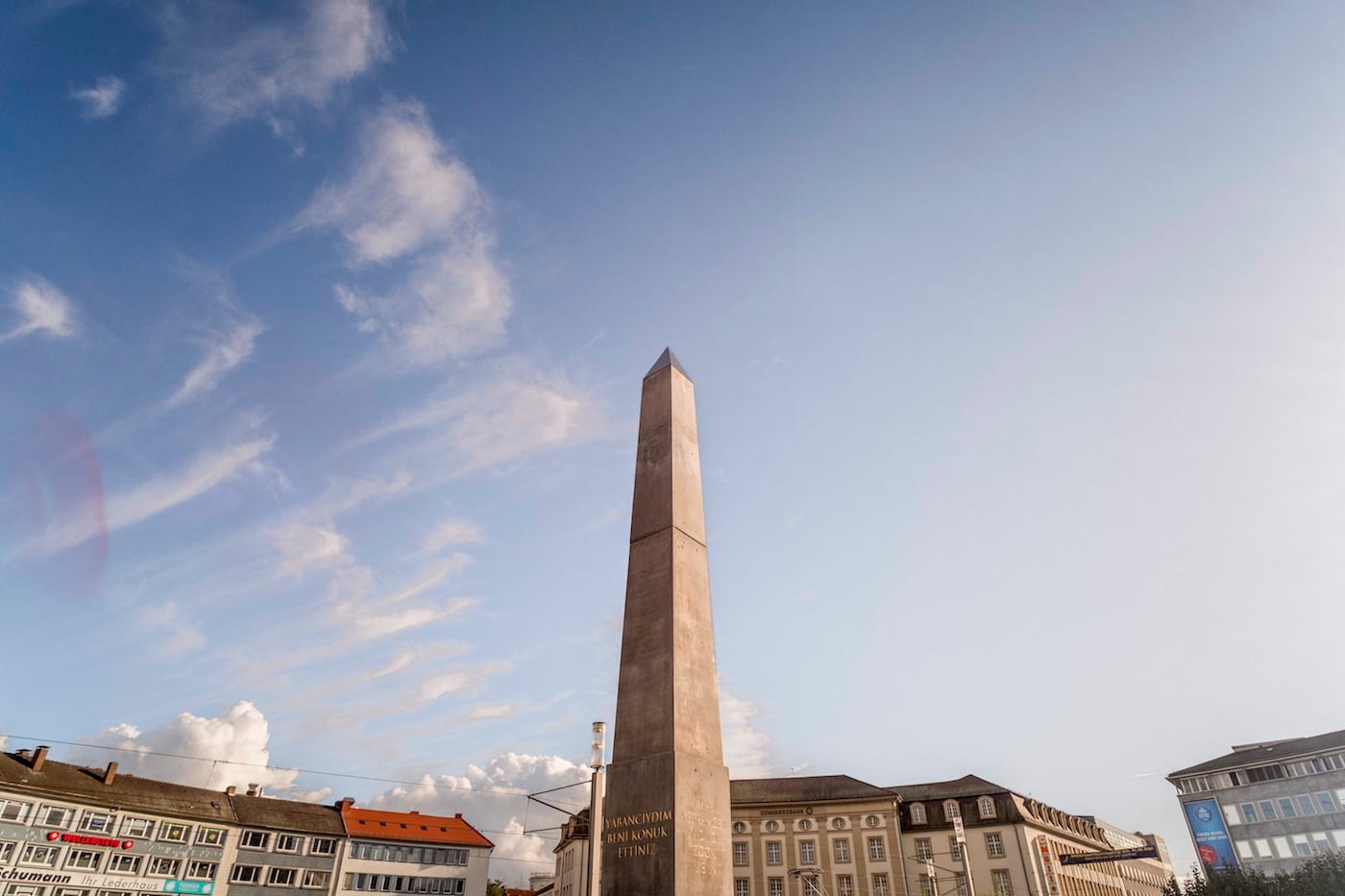 Olu Oguibe, "Das Fremdlinge und Flüchtlinge Monument" ("Monument for strangers and refugees," 2017), concrete, Königsplatz Kassel (photo by Mathias Voelzke; courtesy Olu Oguibe and KOW, Berlin)