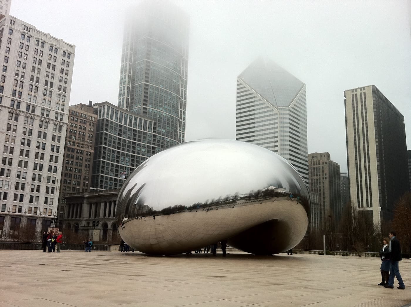 Anish Kapoor, "Cloud Gate" (2006) (photo by Ines Hegedus-Garcia, via Flickr)