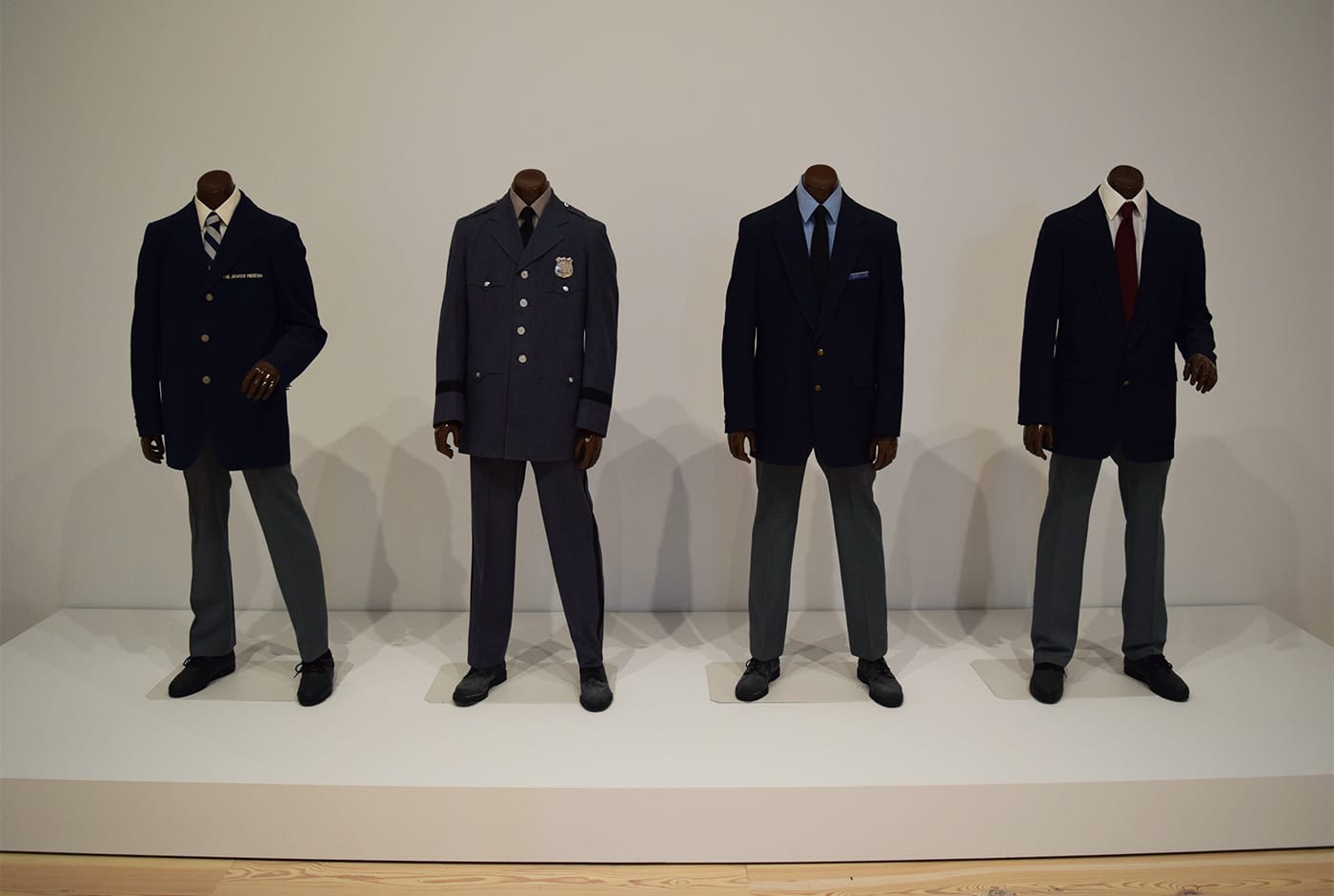 Fred Wilson, “Guarded View” (1991) (photo by Benjamin Sutton/Hyperallergic)