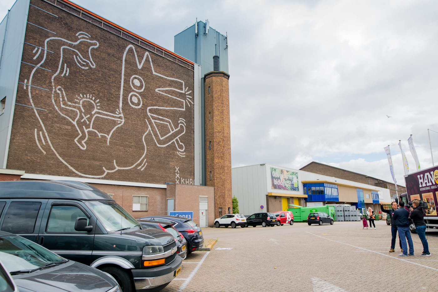 Keith Haring's recently uncovered Amsterdam mural (photo by Hanna Hachula, courtesy the Stedelijk Museum)