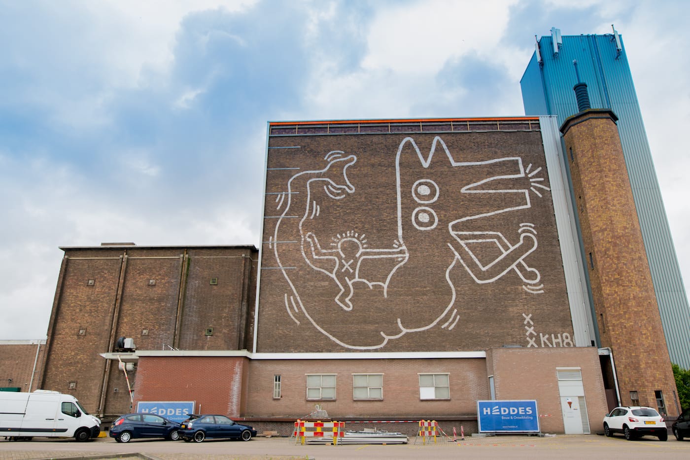 Keith Haring's recently uncovered Amsterdam mural (photo by Hanna Hachula, courtesy the Stedelijk Museum)