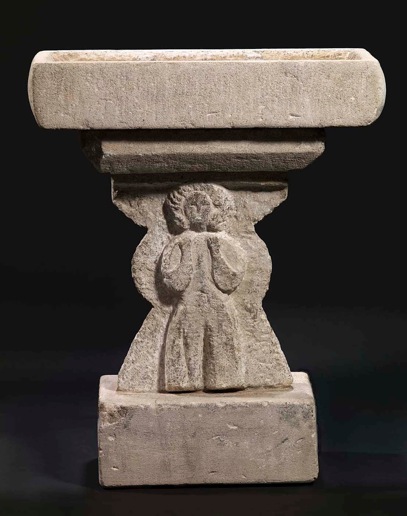 William Edmondson, “Untitled (Bird Bath with Figures)” (ca 1932–40), carved limestone (courtesy Smithsonian American Art Museum, the Margaret Z. Robson Collection, gift of John E. and Douglas O. Robson)