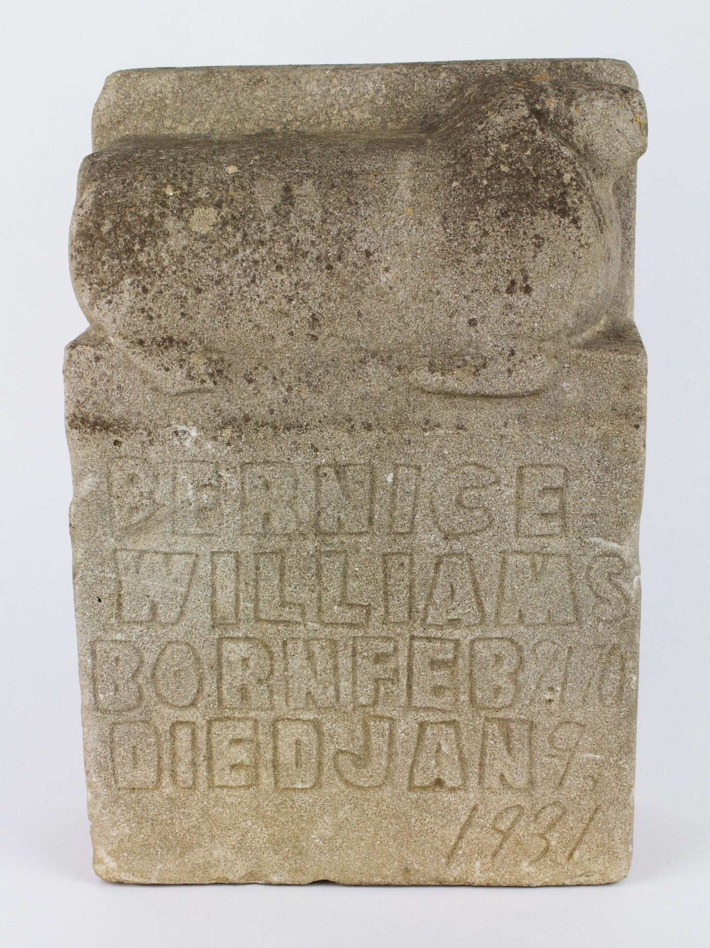 William Edmondson, “Williams Tombstone” (1931), limestone (Collection of the Tennessee State Museum)