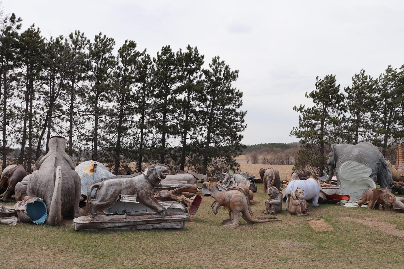 FAST Corp. boneyard, (Photo by the author for Hyperallergic)