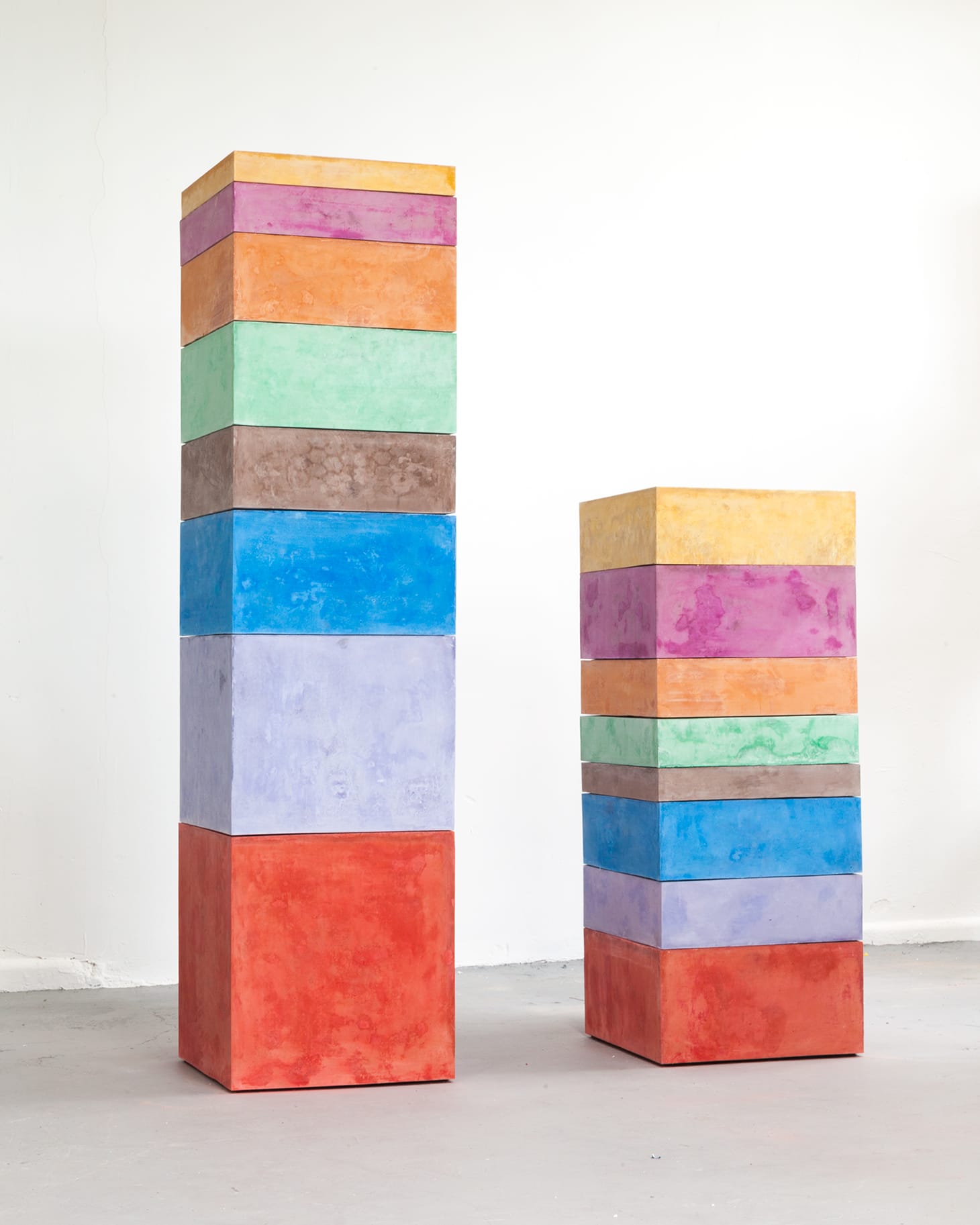 Liz Glynn, "Household Activities (Average minutes per day, F/M, 2015)" (2017), cast pigmented cement, two elements: 16 x 16 x 64 in. / 16 x 16 x 40 in. (image courtesy of Mohn Family Trust)