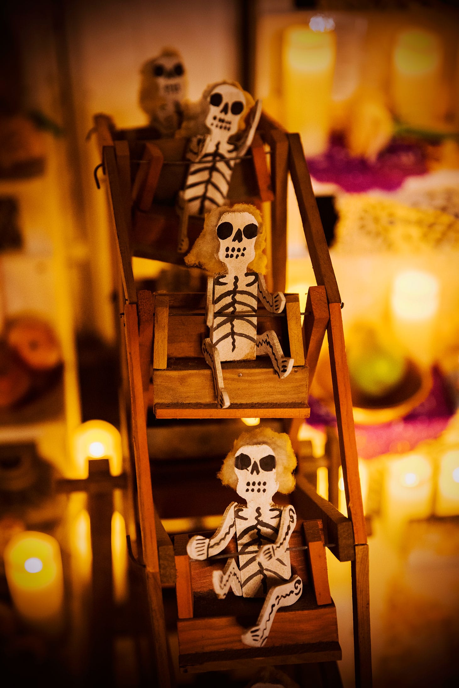 Adrian Viajero Román, Dia de Muerto Ofrenda (2018), detail view