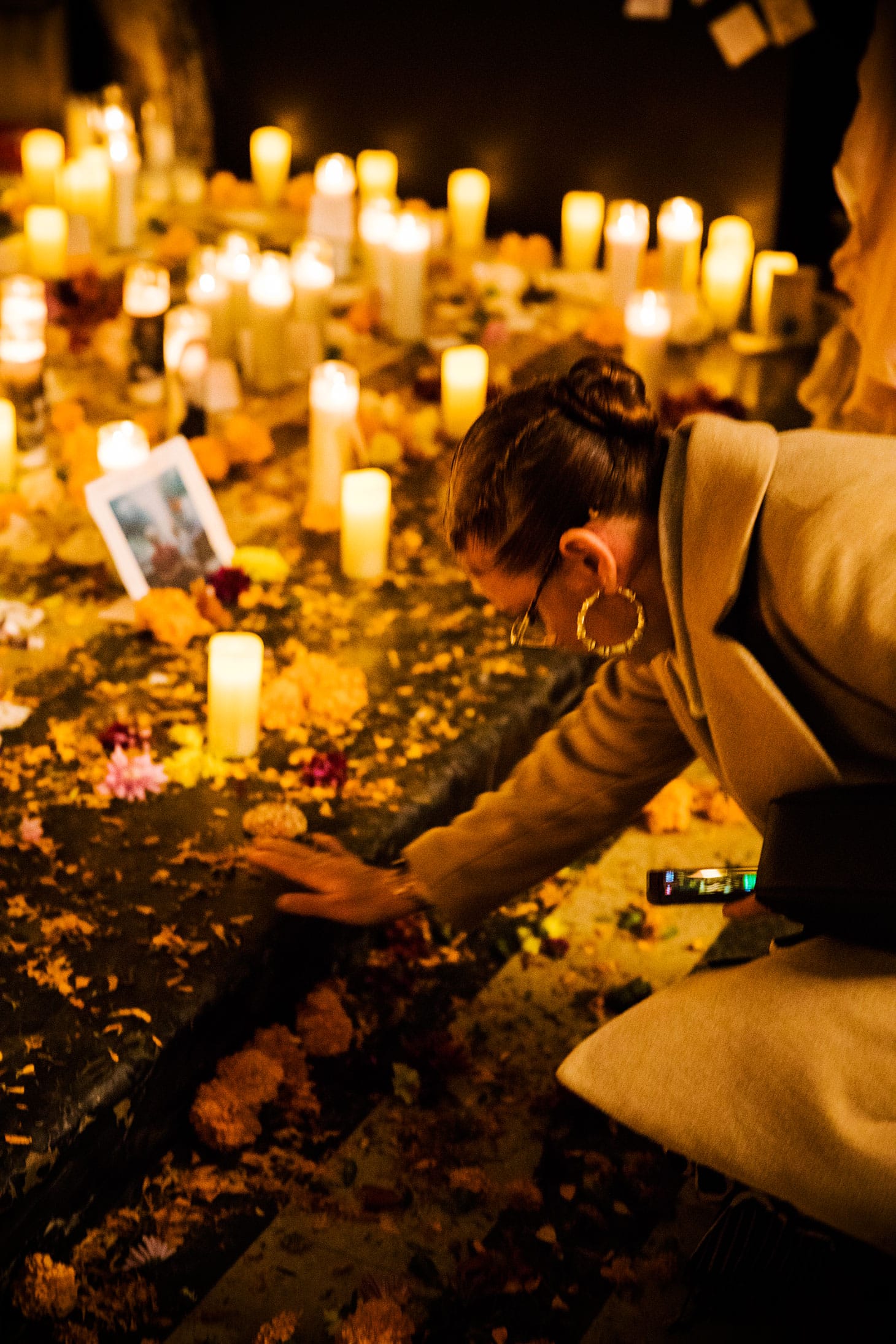 Adrian Viajero Román, Dia de Muerto Ofrenda (2018), detail view