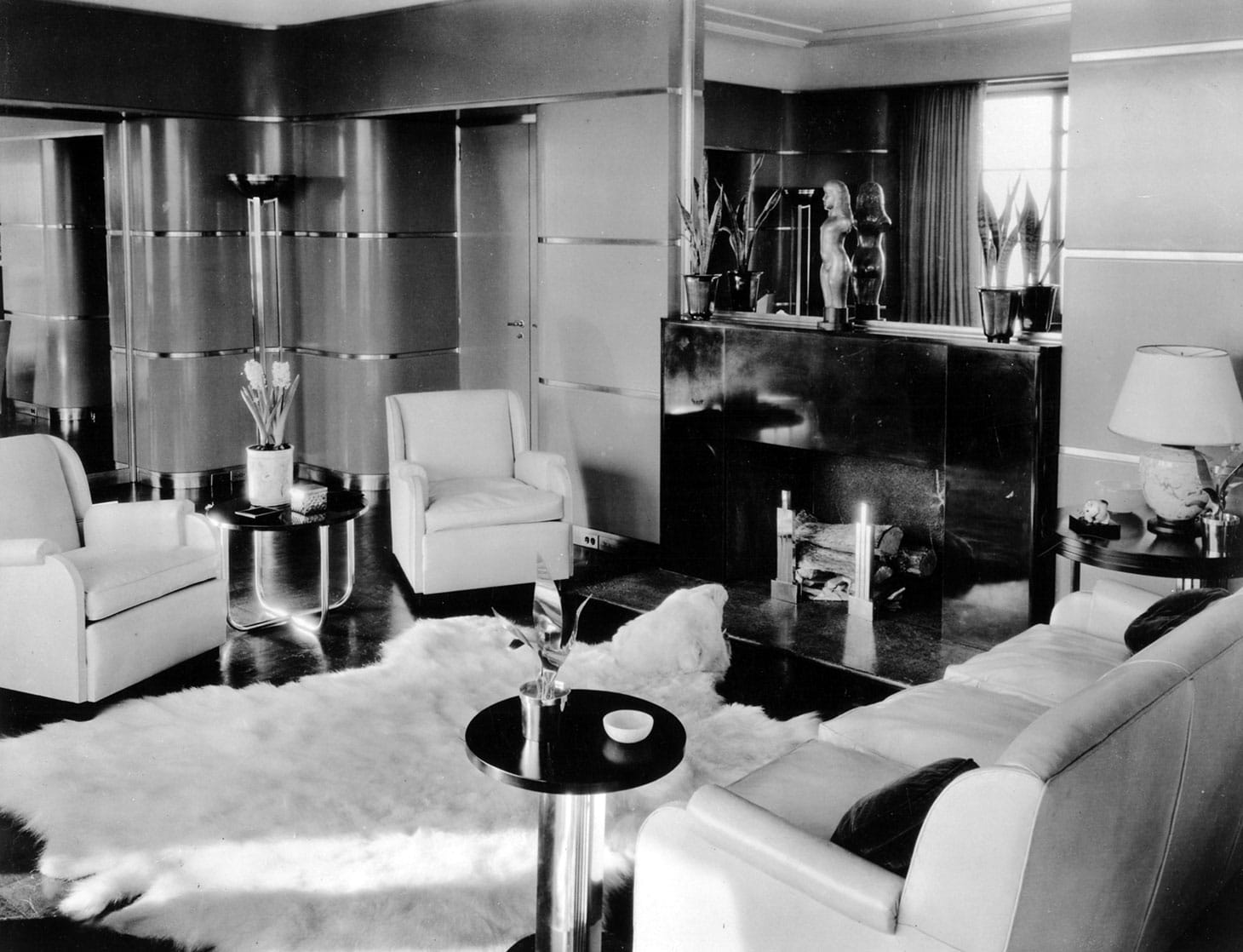 Donald Deskey, living room for Mr. and Mrs. Frederick Patterson, River House, New York City, 1931 (image courtesy Cooper Hewitt, Smithsonian Design Museum)