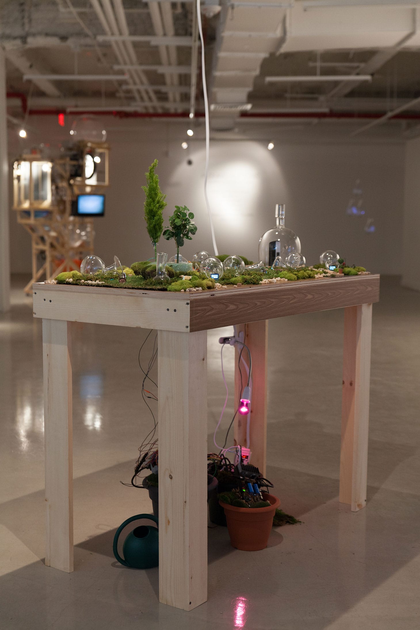 Installation view, Maya+Rouvelle, "Caesura" (2018), (image courtesy UrbanGlass and Mert Erdem)