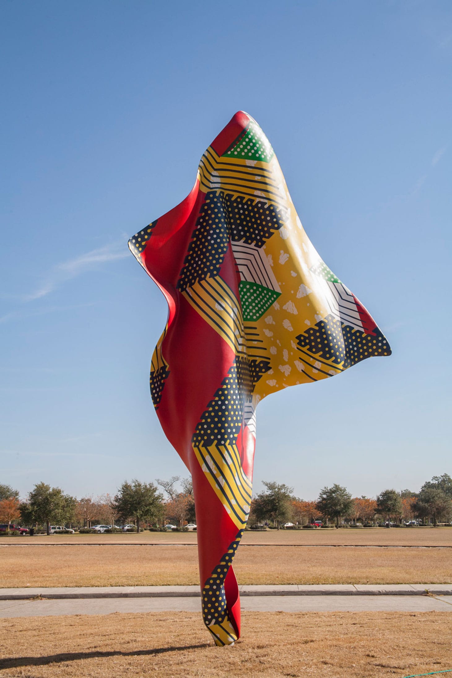 Yinka Shonibare, “Wind Sculpture V” (2013), steel armature and cast fiberglass resin, 240 x 133 5/16 x 31 3/16 inches (image courtesy New Orleans Museum of Art, photo by R. Alokhin)