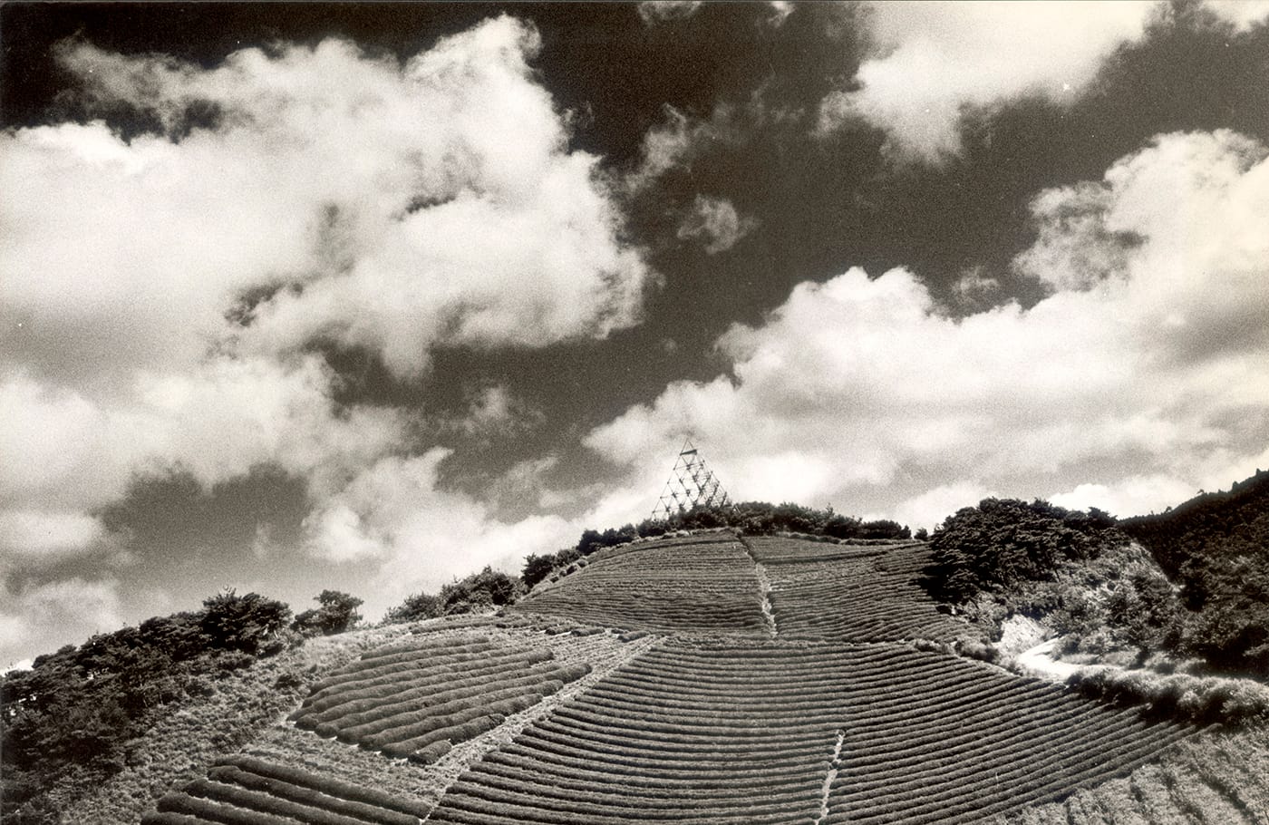 The Play, “Thunder” (1977-86), documentary photograph of pyramid structure constructed for outdoor performances (photo courtesy of The Play)