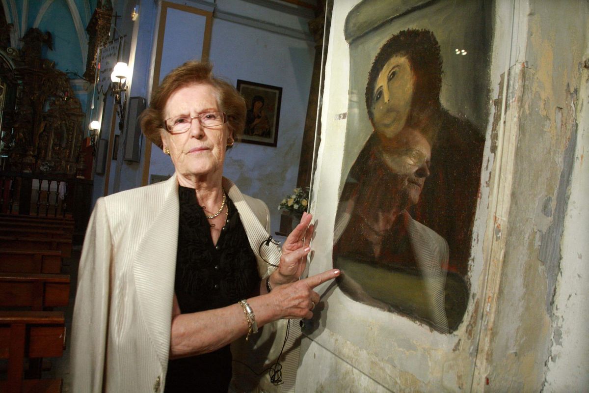Cecilia Giménez, Whose Botched Restoration Became an Icon, Dies at 94