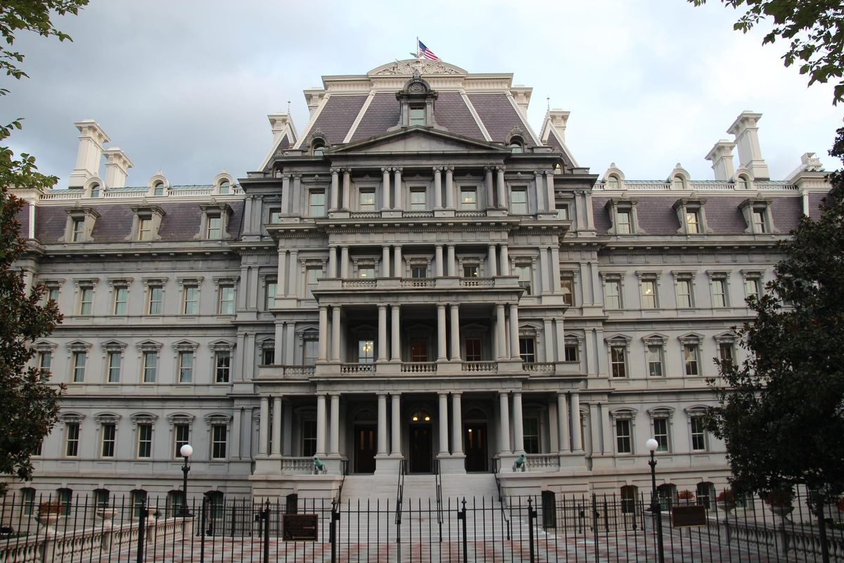 Hundreds Lambast Trump’s $7.5M Plan to Whitewash Eisenhower Building