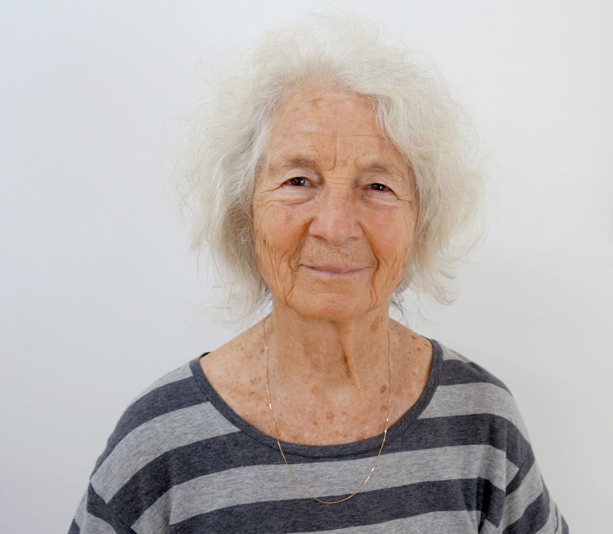 Simone Forti, Artist of Movement and Chance, Dies at 91