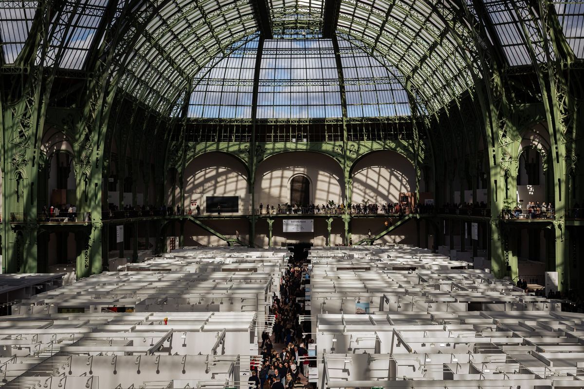 Grand Palais, Art Basel Paris açılışı öncesinde geçici olarak kilitlendi