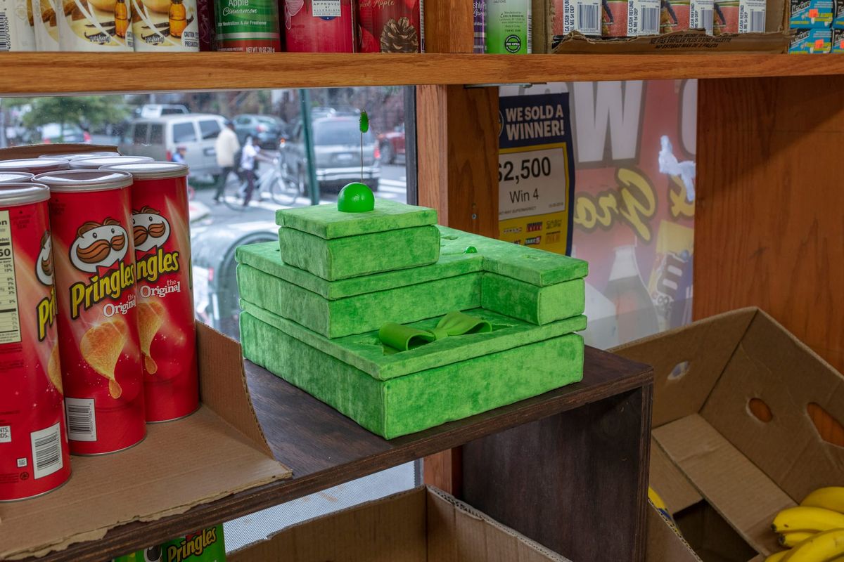An Artist Inserts Sculptures Into the Everyday of NYC