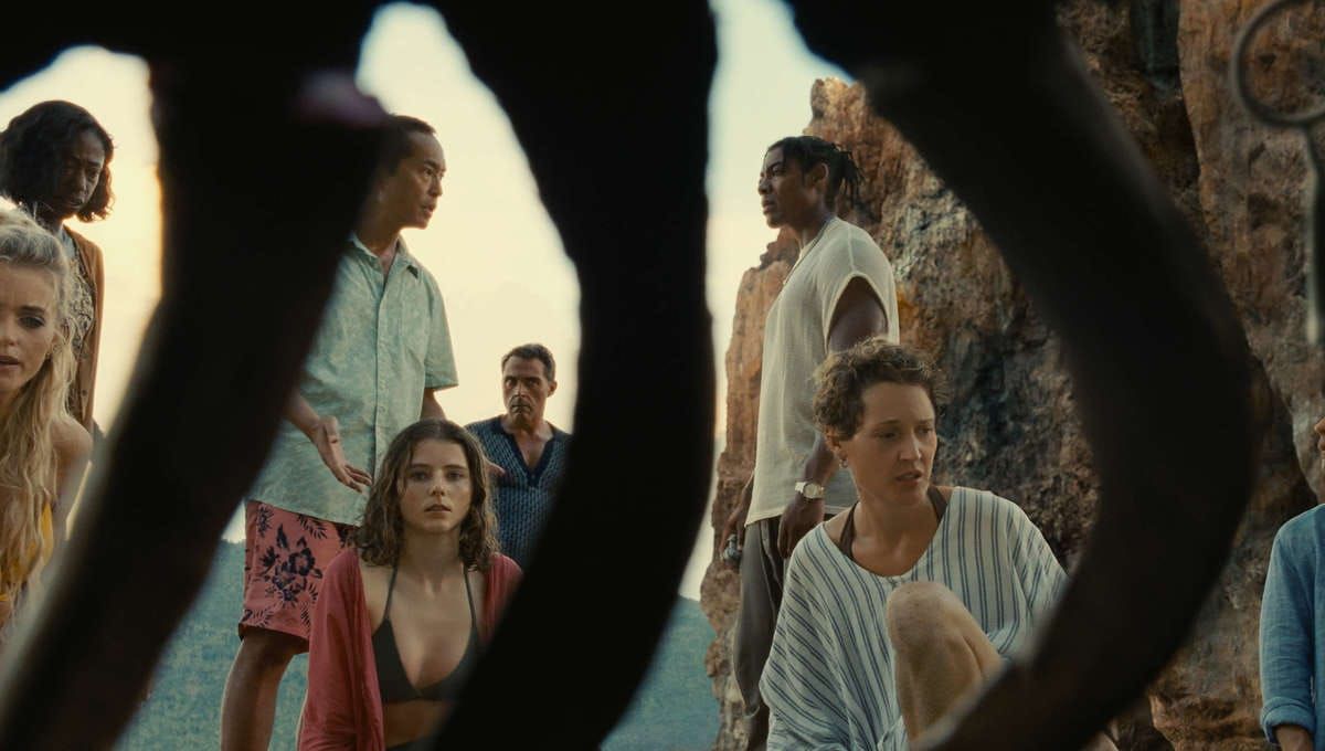 In M. Night Shyamalan’s New Thriller, a Beach Rapidly Ages Anyone Who Visits