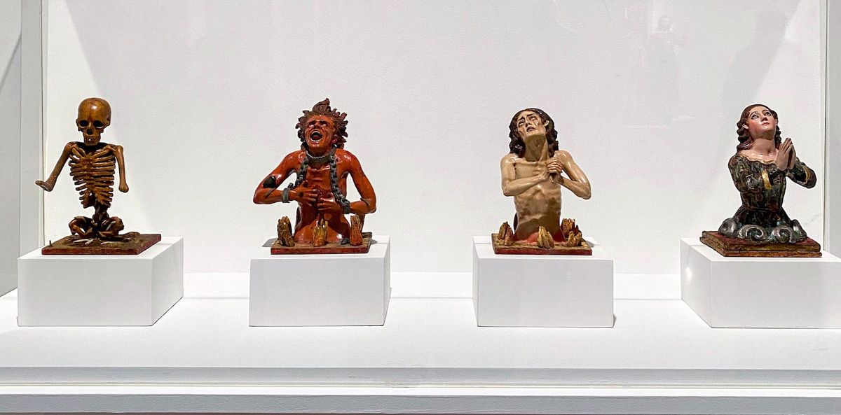 Lifelike Painted Statues Reanimate Museum Many Left for Dead