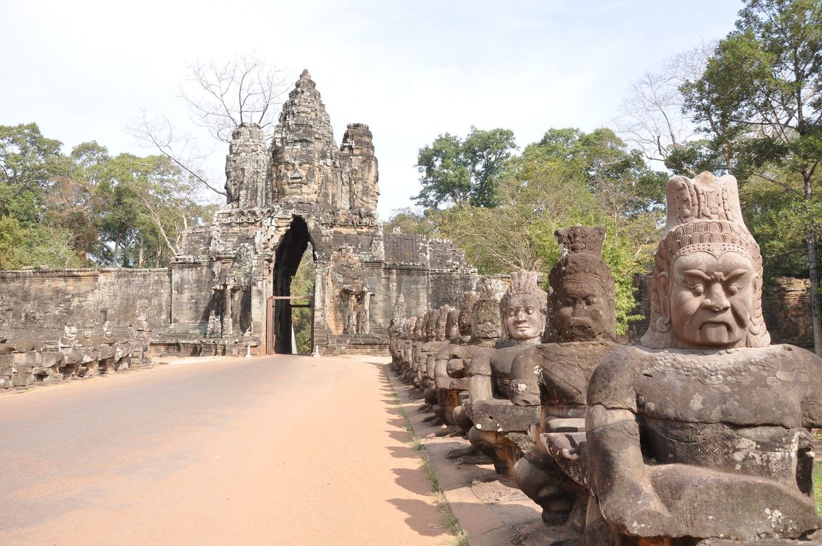 Lindemann Family Returns $20M Worth of Looted Cambodian Artifacts