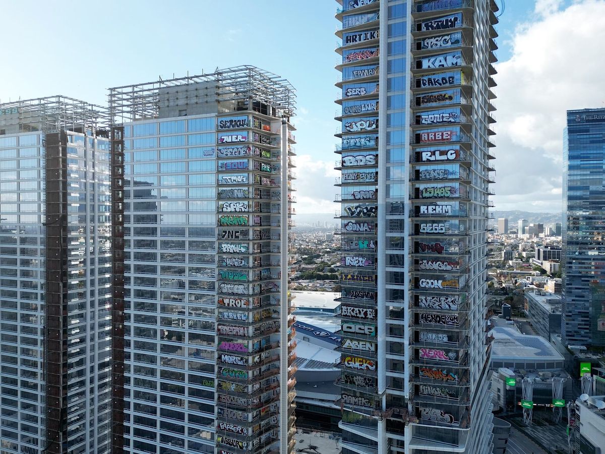 Artists "Make LA Graffiti History" by Painting on Abandoned High-Rises