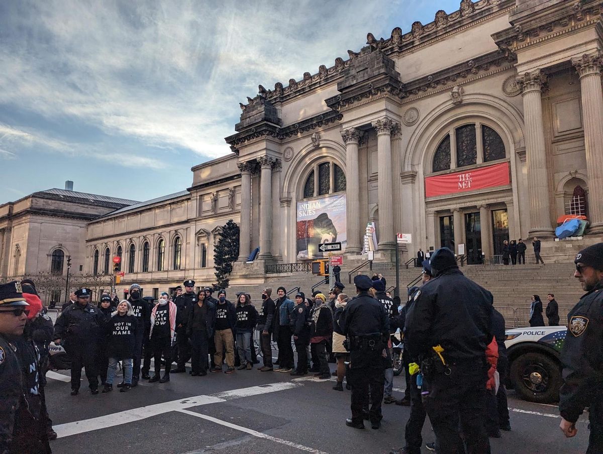 Met Museum Staff Urges Leaders to Address Israel’s Attacks on Gaza