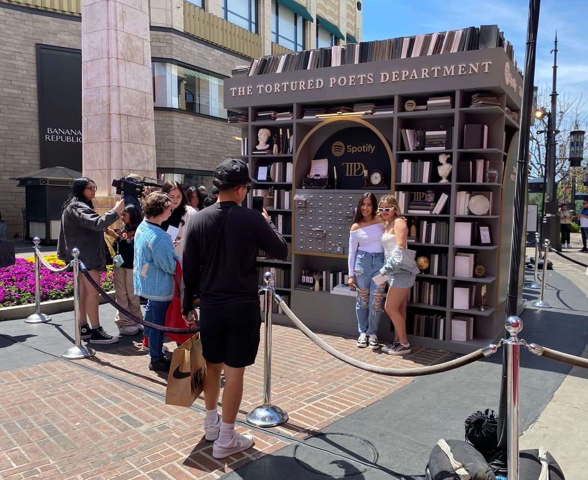 Taylor Swift "Pop-Up Library" Has Fans Divided Online