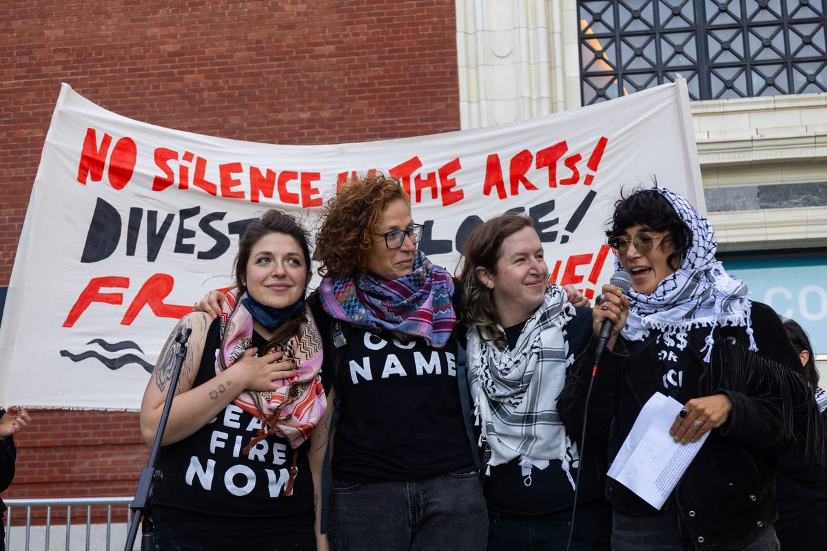 Artist Breaks Her Sculpture in Protest at San Francisco Jewish Museum
