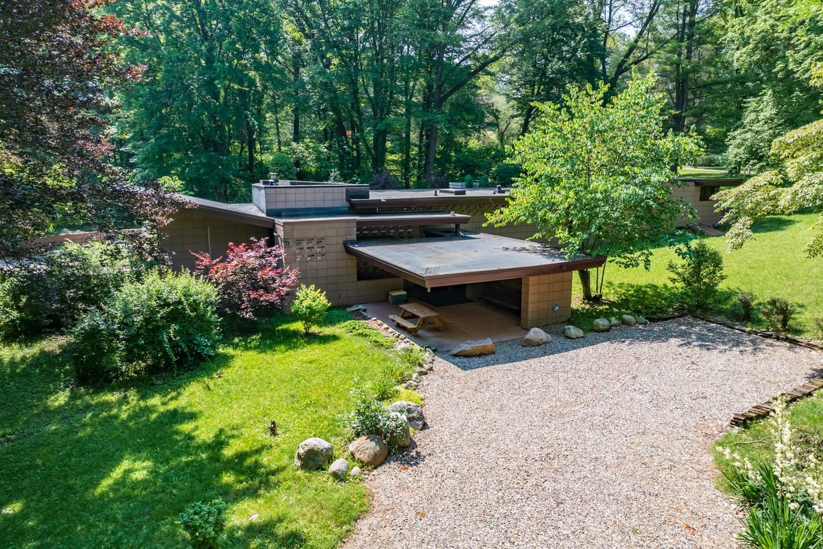 Peek Inside Three Frank Lloyd Wright Homes Up for Grabs in Michigan