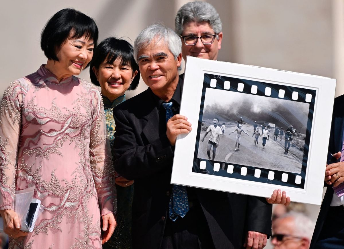 Film Disputes Authorship of Iconic “Napalm Girl” Photo