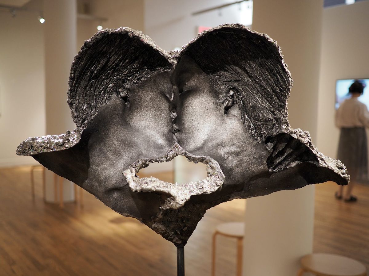 Young Joon Kwak’s Luminescent Bodies