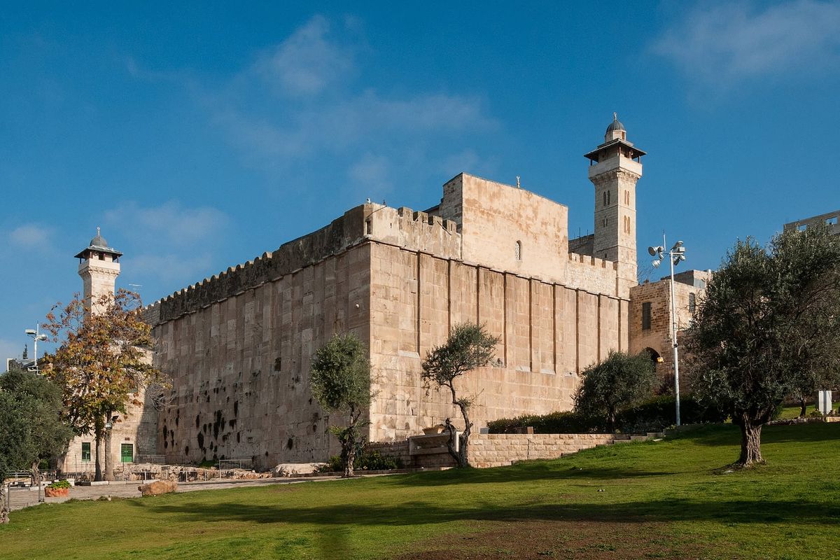 Israel Says It Will Hand Over Hebron Mosque to Settlers