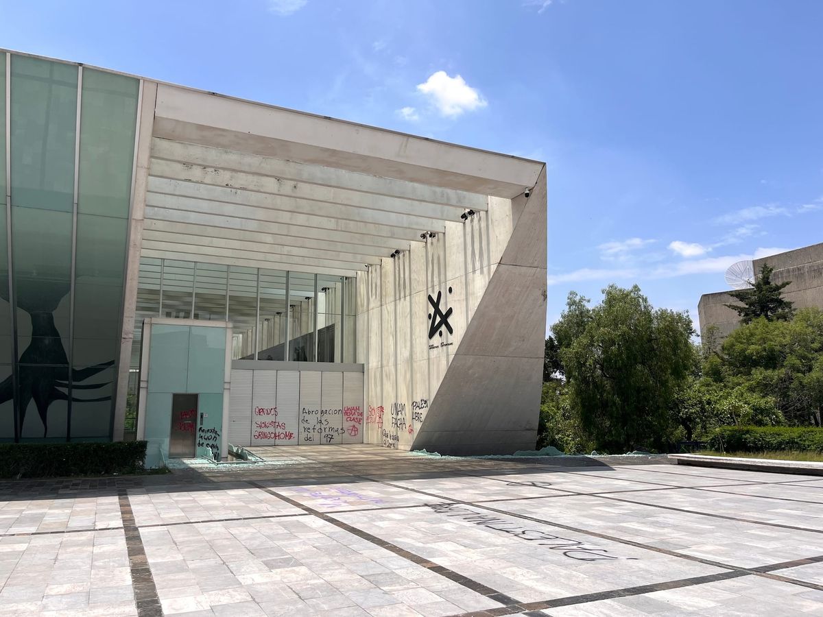 Anti-Gentrification Protest Targets Mexico City Contemporary Art Museum