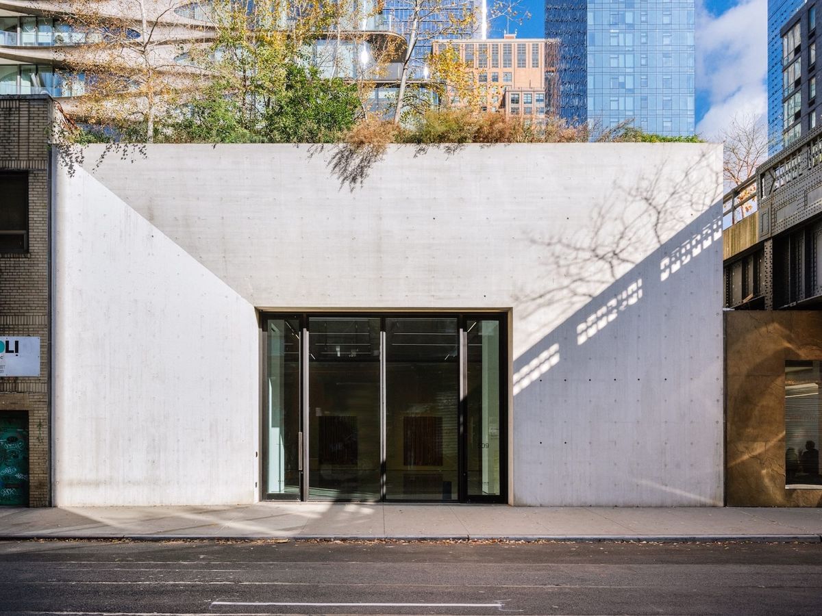 Kasmin and Clearing Galleries Announce Closures