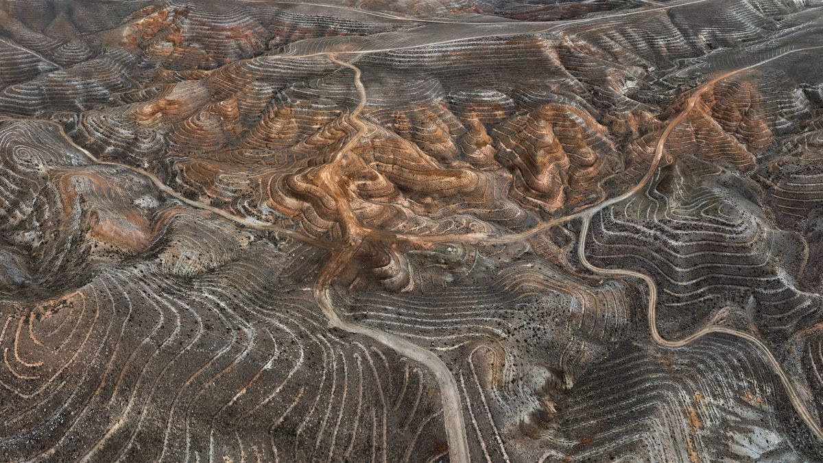 Borusan Contemporary Presents Edward Burtynsky: Shifting Topography