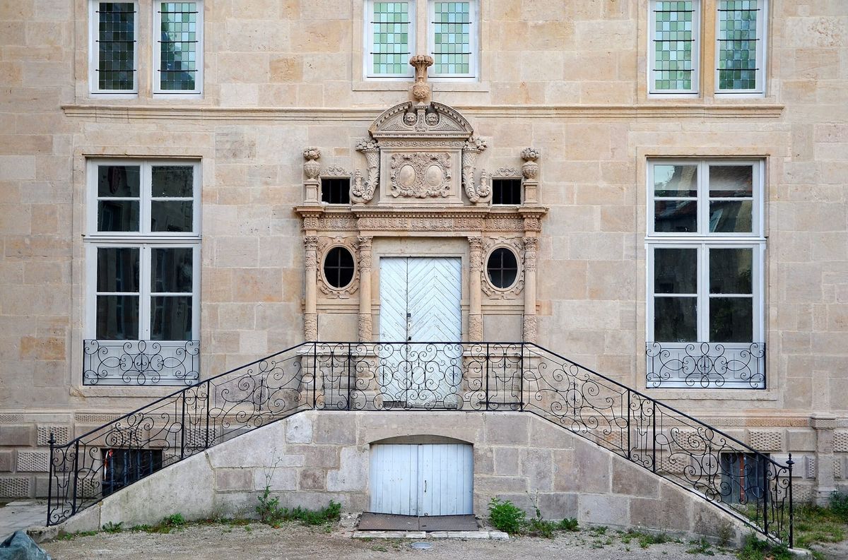 French Museum Reports Theft One Day After Louvre Heist