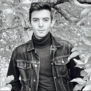 Zachary Small