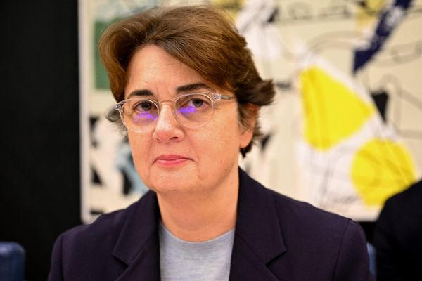 Louvre Director Resigns Amid Heist Fallout