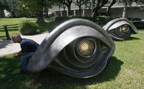 Louise Bourgeois Sculpture in NOLA Vandalized, Leaves Town [UPDATED]