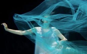 Photographer Helps Heal with Underwater Portraits