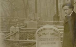 Tricks and Trade of 19th-Century Magic in Houdini's Digitized Scrapbooks