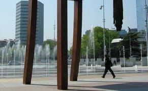 Philistine, or What Happens When You Break a Sculpture in a Gallery