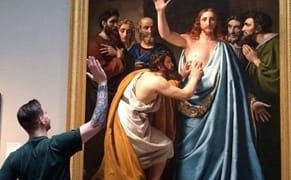 Women and Men Looking and Not Looking at Art