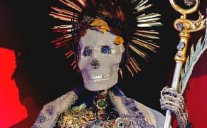 Photographs Document the Global Traditions of Living with the Dead