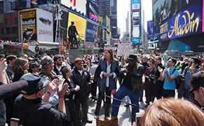 At the Crossroads of the World, a Dissident Cuban Artist Is Almost Heard