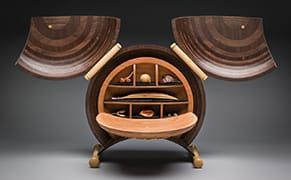 Sculptors Pay Tribute to an 18th-Century Botanist in Wood