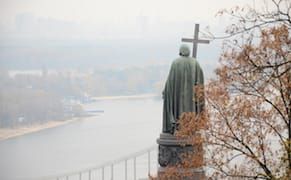 A Public Art Project Casts a Shadow Over Moscow, Crimea, and Ukraine